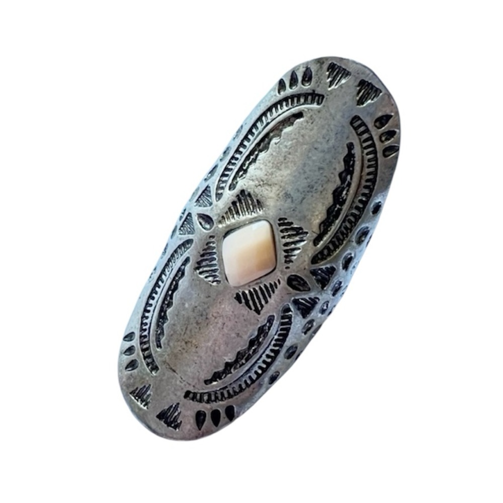 Handcrafted Silver-Tone Oval Gothic Navajo Statement‎ Shield Ring Cream Stone